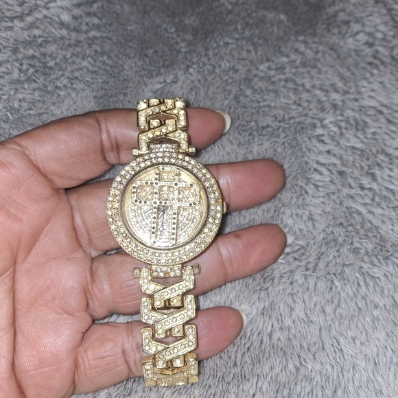 Cross Face Watch - Picture 2 of 5